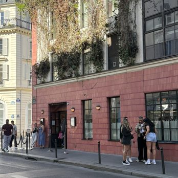 Pink Mamma - Outside of Pink Mama - Steakhouses Near Me - Paris, 75