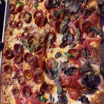 Mandolino's Artisan Pizza - Pizza Near Me - Davidson, North Carolina Mandolino's Artisan Pizza - Pizza Near Me - Davidson, North Carolina