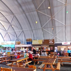 NightQuarter - Seating area and food stalls