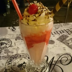Rocking Burger - Malteada de fresa