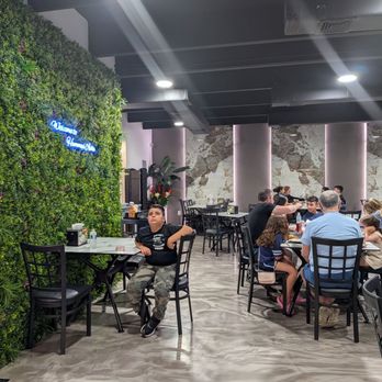 Hummus Achla - Mediterranean Near Me - Hallandale Beach, Florida
