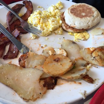 Ruby's Diner - Dried up and old potatoes and hard muffin for breakfast!!! Oh no!!!! - Diners Near Me - Tustin, California