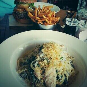Earls Kitchen + Bar - New American Near Me - Miami, Florida