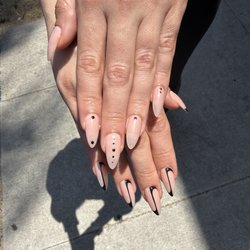 T Nails Lomita 