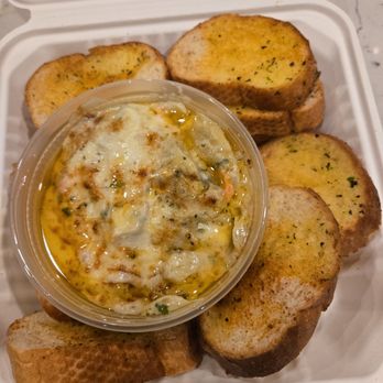 Fat Lorenzo's - Artichoke dip with garlic toast - Pizza Near Me - Minneapolis, Minnesota