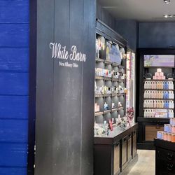 Bath & Body Works - White Barn candles
