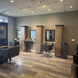 Kim's Salon & Spa - Styling floor