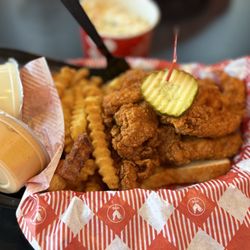 Hattie B's Hot Chicken - Nashville - Lower Broadway - Medium Heat!