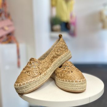 Vianneys Closet - Elevate your everyday style with the Destiny Nude Platform Closed Flats. - Women's Clothing Near Me - El Centro, California Vianneys Closet - Elevate your everyday style with the Destiny Nude Platform Closed Flats. - Women's Clothing Near Me - El Centro, California