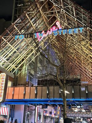 Fourth Street Live! by null