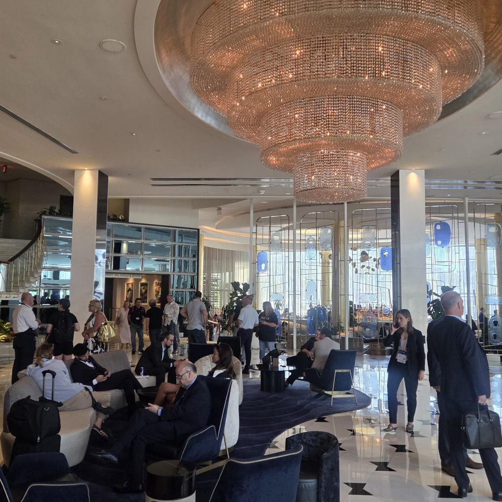 Fontainebleau Miami Beach - Elegance - Hotels Near Me - Miami Beach, Florida Fontainebleau Miami Beach - Elegance - Hotels Near Me - Miami Beach, Florida
