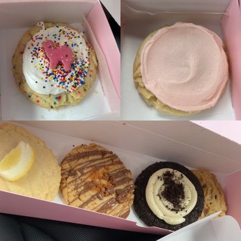 Crumbl - Rea Rd - On the bottom: Lemon Glaze, Butterfinger, Oreo, Milk Chocolate Chip - Bakeries Near Me - Charlotte, North Carolina Crumbl - Rea Rd - On the bottom: Lemon Glaze, Butterfinger, Oreo, Milk Chocolate Chip - Bakeries Near Me - Charlotte, North Carolina