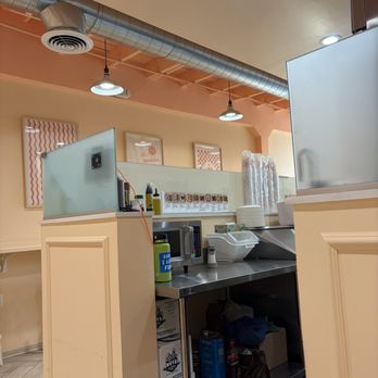 Whata Peach - Ambiance - Juice Bars & Smoothies Near Me - Los Angeles, California