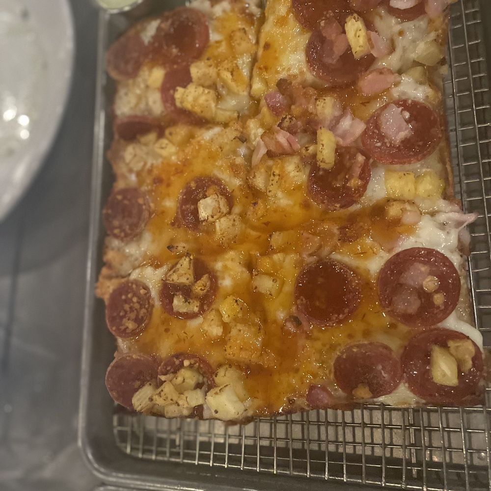 Emmy Squared Pizza - The Gulch - Big Hawaiian - Pizza Near Me - Nashville, Tennessee
