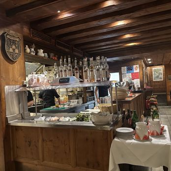 La Taverna - Small Inside - Italian Near Me - Lienz, 7