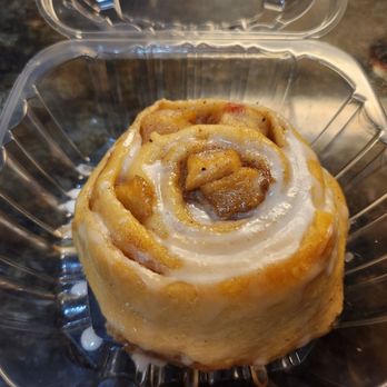 313 Cinnamon Rolls - The Peach Peach - Desserts Near Me - Detroit, Michigan 313 Cinnamon Rolls - The Peach Peach - Desserts Near Me - Detroit, Michigan