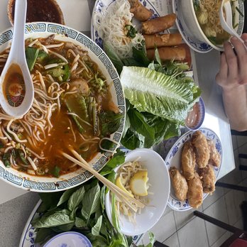 Golden River Restaurant - Vietnamese Near Me - Honolulu, Hawaii