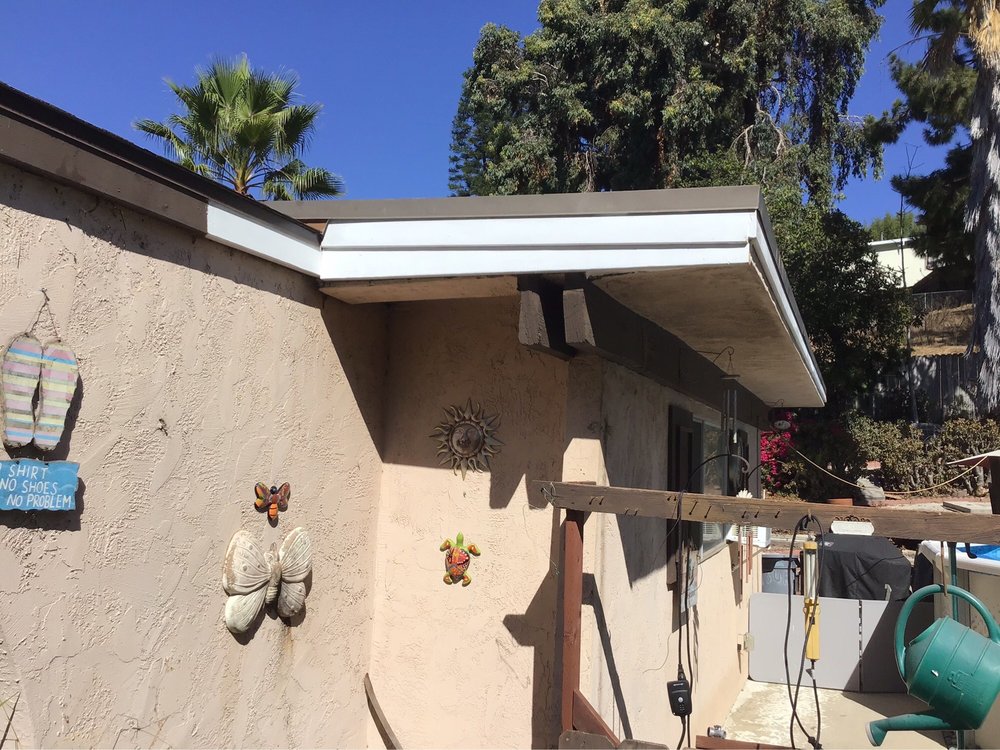 Slide of Campos Roofing