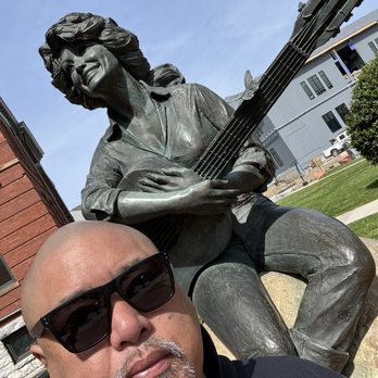 Dolly Parton Statue - Landmarks & Historical Buildings Near Me - Sevierville, Tennessee Dolly Parton Statue - Landmarks & Historical Buildings Near Me - Sevierville, Tennessee