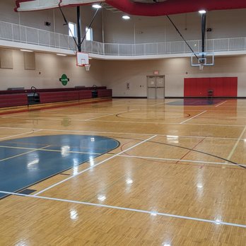 Highland County YMCA - Gym and running track (above) - Gyms Near Me - Hillsboro, Ohio Highland County YMCA - Gym and running track (above) - Gyms Near Me - Hillsboro, Ohio