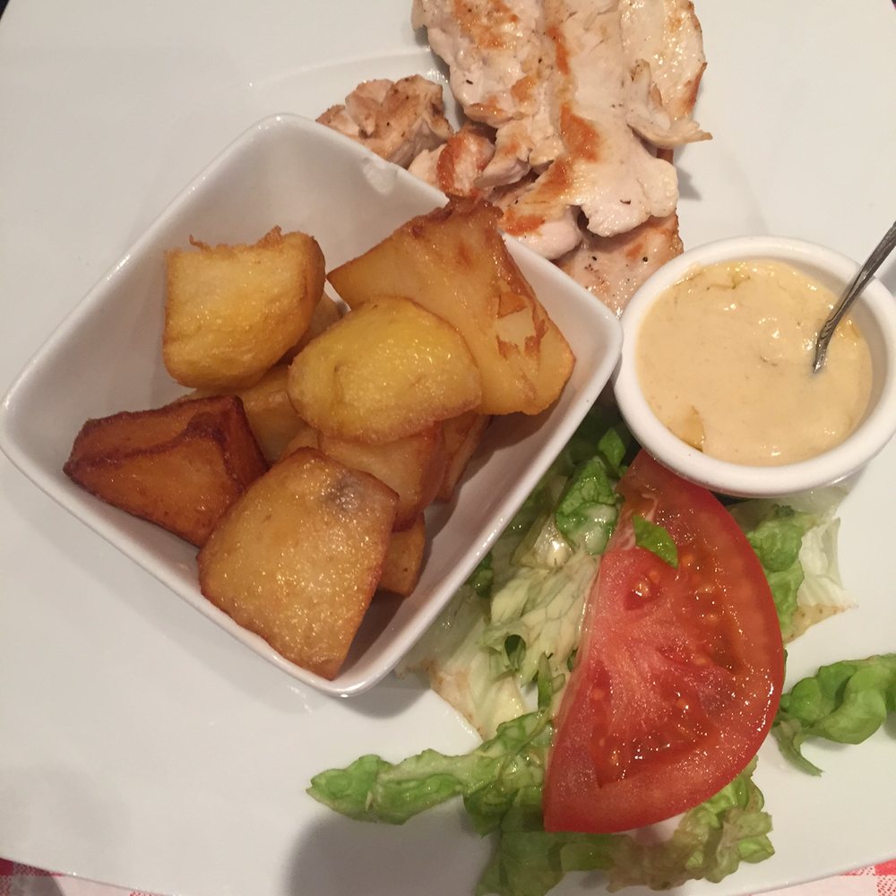 Le Vieux Paris - Grilled chicken with potatoes - French Near Me - Paris, 75 Le Vieux Paris - Grilled chicken with potatoes - French Near Me - Paris, 75