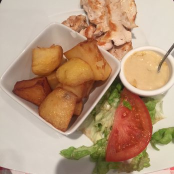 Le Vieux Paris - Grilled chicken with potatoes - French Near Me - Paris, 75
