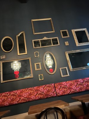 Mèo Restaurant & Bar by null