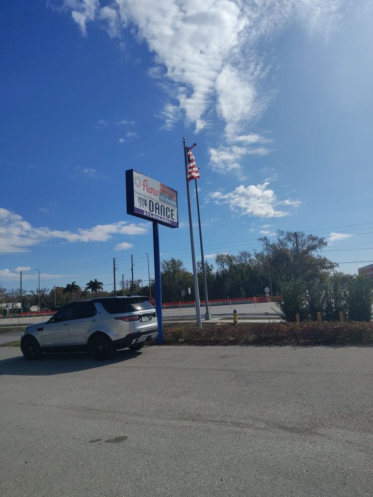 Flow Fitness Boutique Logo