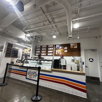 Scoops On Tap - Inside of shop - Ice Cream & Frozen Yogurt Near Me - Covina, California