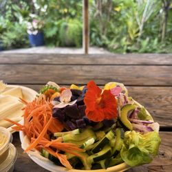 Hāna Farms Roadside Stand, Pizza Oven and Bakery - Harvest Salad 18$