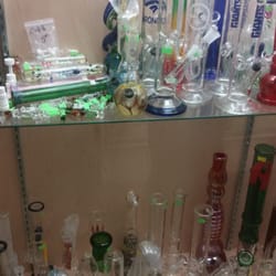 B & K Smoke Shop