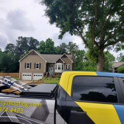 Tom and Jerry's Roofing - Siding issues? We got you taken care of!