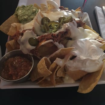 Blackie's - Nacho heaven - nom nom nom.... - American Near Me - Smithfield, Rhode Island