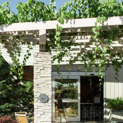 Pentâge Winery - Wine shop Entrance