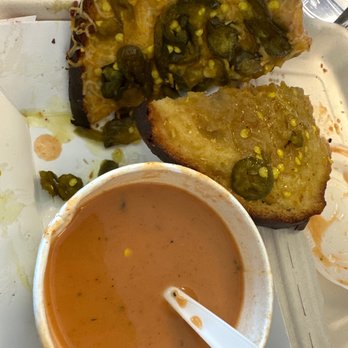 Upper Cut - Grilled cheese with tomatoe soup - Food Trucks Near Me - San Francisco, California