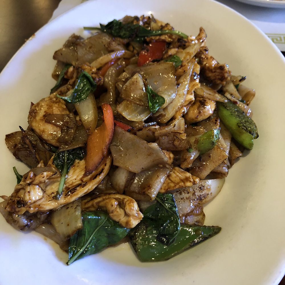 Pho Thom - Chicken drunken noodles - Thai Near Me - College Park, Maryland