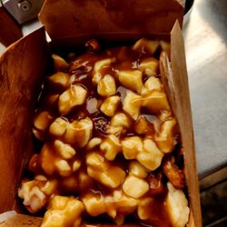 Taters - Med poutine!