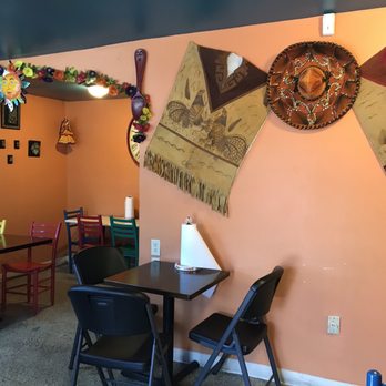 La Michoacana - Seating - Food Trucks Near Me - North Charleston, South Carolina