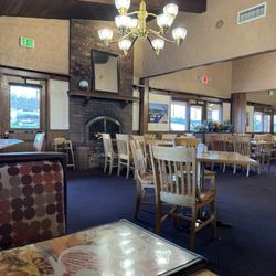 Decor/main dining area