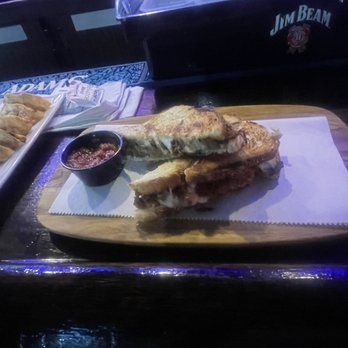 Cheap Shots - Grilled cheese sandwich - Dive Bars Near Me - Flushing, New York