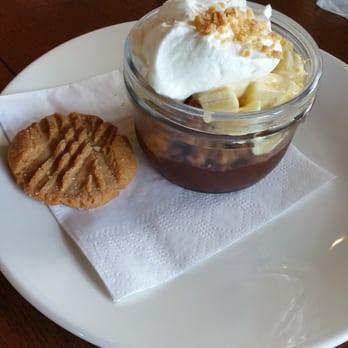 MW Restaurant - Hawaiian crown chocolate banana pie - New American Near Me - Honolulu, Hawaii