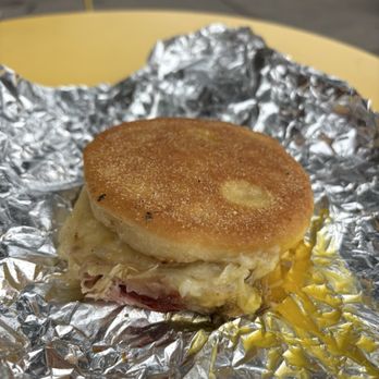 Sunny Girl - Ham and Egg Sandwich - Breakfast & Brunch Near Me - Boston, Massachusetts
