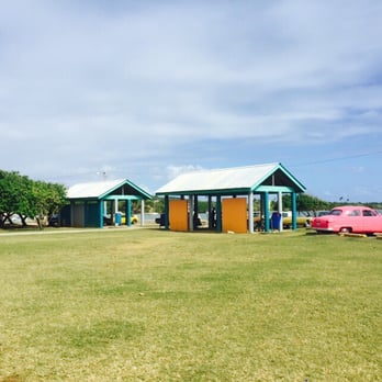 Parque Pasivo Las Croabas - Pavillions for reserving. Classic car meetup on New Year's Day 2016. - Parks Near Me - Fajardo, Puerto Rico