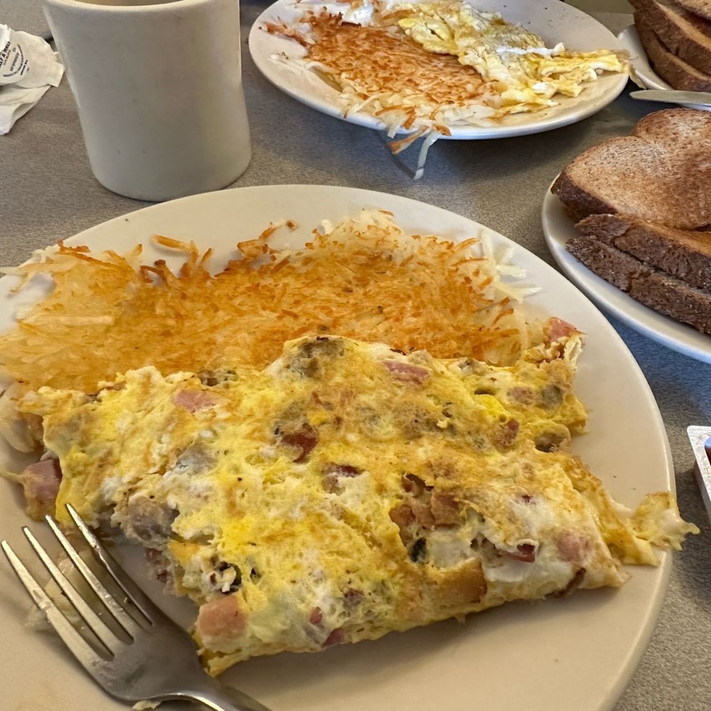 The Red Barn Diner - Meatlovers omelet - Diners Near Me - Manchester, New Hampshire