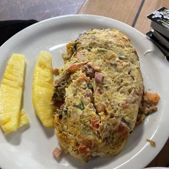 Cinnamon's Restaurant - Farmer's Farmer's Omelette - Pancakes Near Me - Kailua, Hawaii