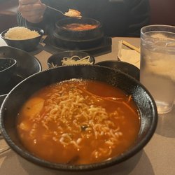 Spicy ramen + rice cakes (tteok) l