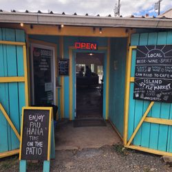 Haleiwa Bottle Shop - Back entrance