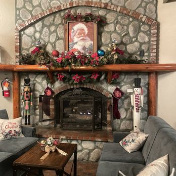Holiday Inn The Lodge at Big Bear Lake - Big Bear, CA