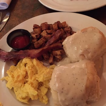 Automatic Slim's - The basic. Not quite enough gravy for my liking. Ask for more on the side. - New American Near Me - Memphis, Tennessee Automatic Slim's - The basic. Not quite enough gravy for my liking. Ask for more on the side. - New American Near Me - Memphis, Tennessee