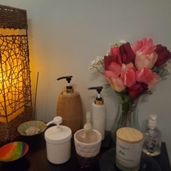 Treat Pro Massage - Essential oil and lotion